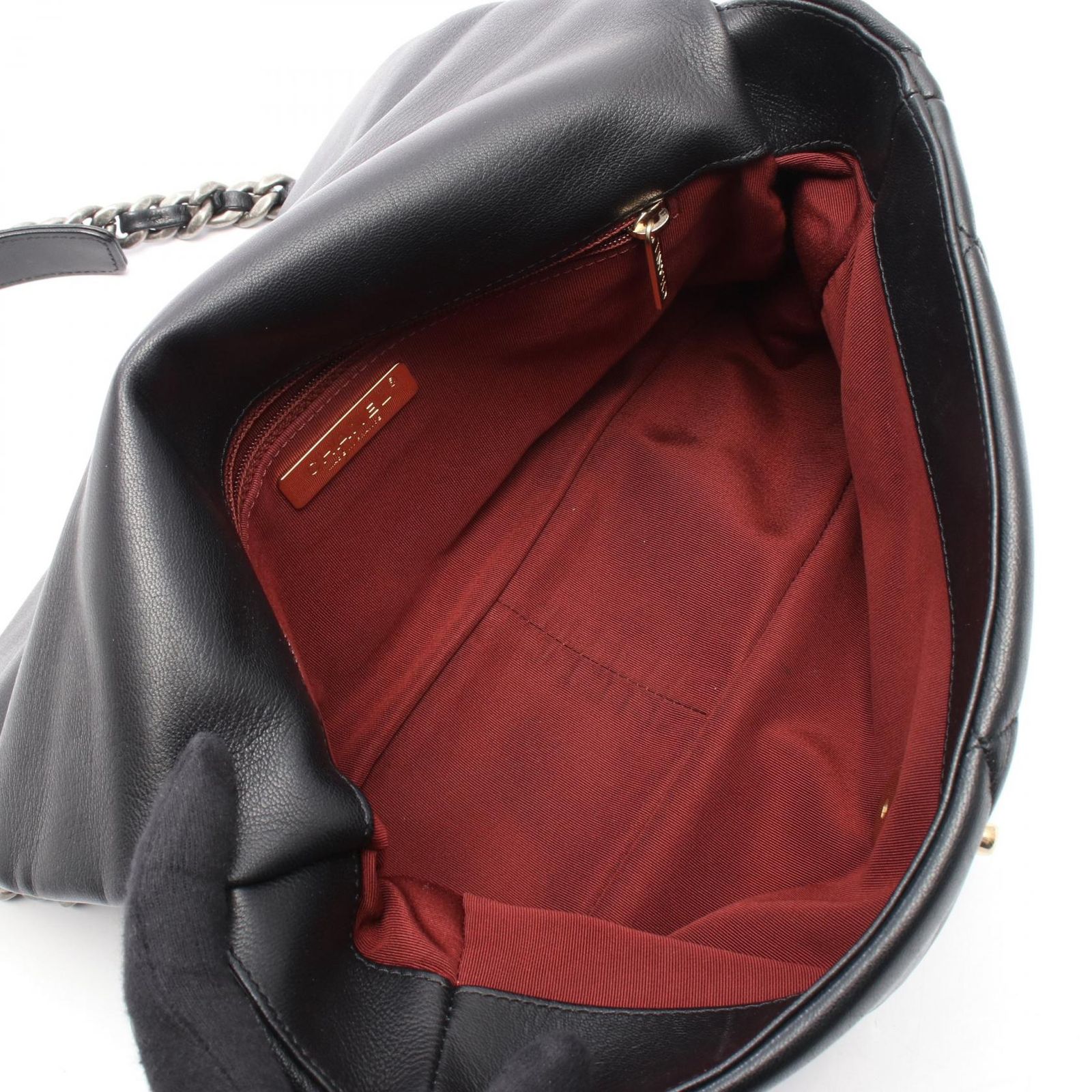 CHANEL シャネル シャネル19 ディズヌフ マトラッセ ショルダーバッグ ブラック AS1161 シャネル(CHANEL)シャネル 19 ディズヌフ マトラッセ ショルダーバッグ