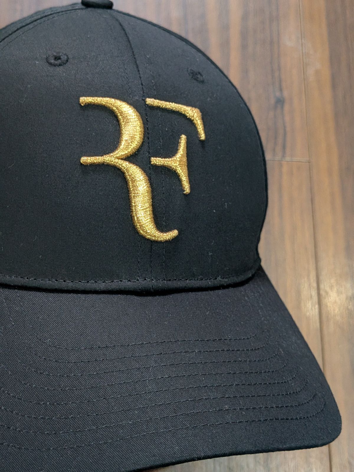 新品】 ロジャーフェデラー 引退記念RFロゴ キャップ ユニクロ 黒