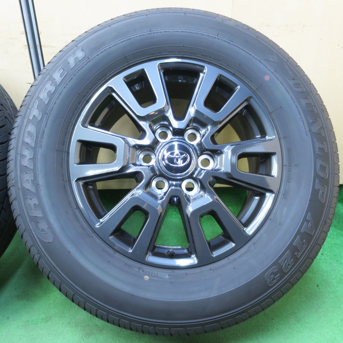 トヨタランクル250新車外し18インチ4本セット