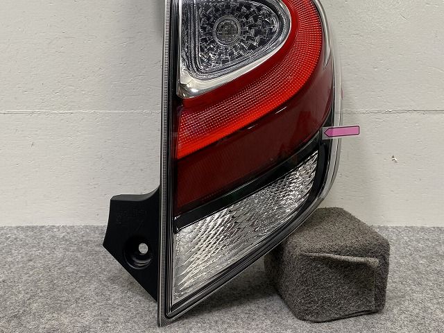 同梱不可】アクア NHP10 後期 右テールランプ ライト LED 品番：81551