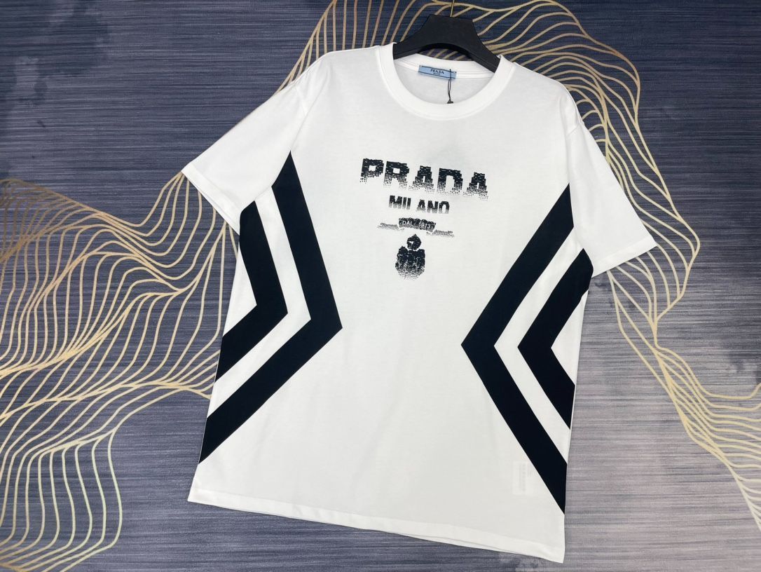 PRADAプラダ春夏新作プリントロゴラウンドネック半袖Tシャツ