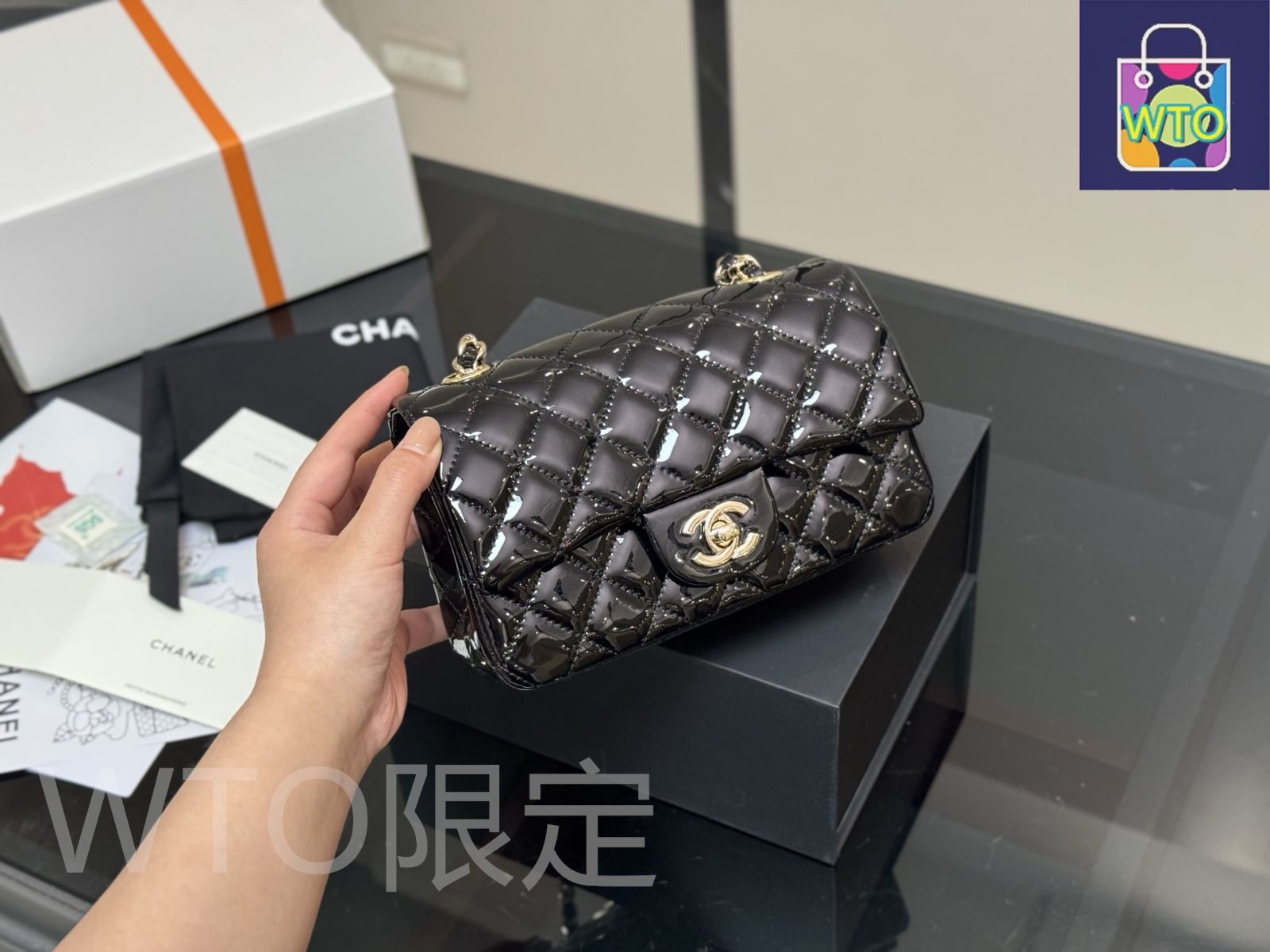 今日特価】Chanel シャネル ミニ シーフォー ハンドル