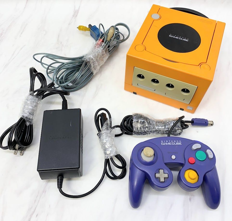 任天堂　ゲームキューブ　動作OK　本体　コントローラー 新品　DOL-001 任天堂 ゲームキューブ DOL－001 ／コントローラー 2個