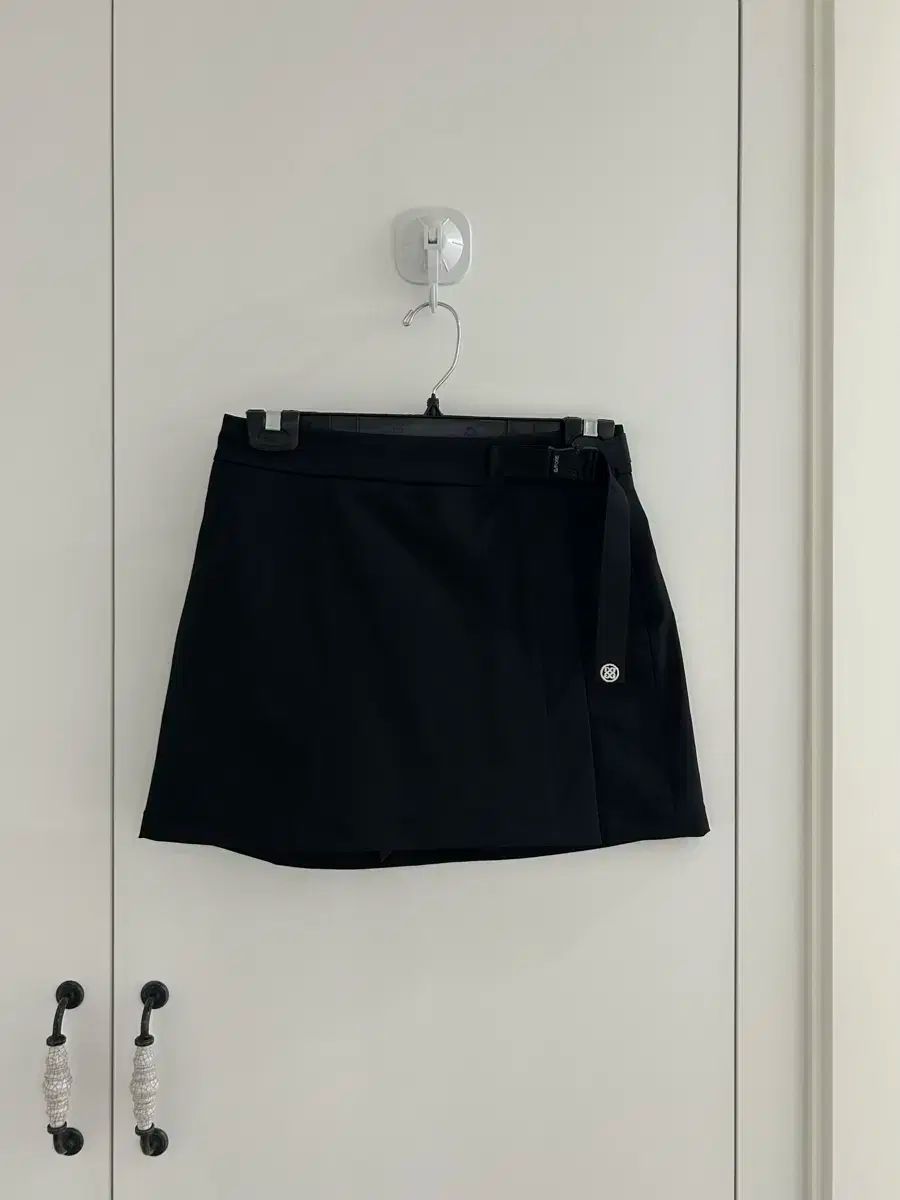 G ／ FORE ブラックスカート
