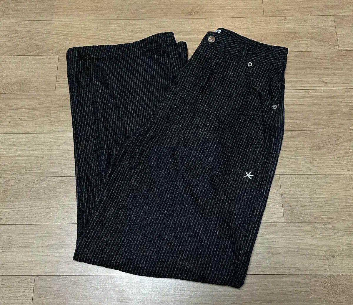 ザコールデストモーメント ストライプ パンツ