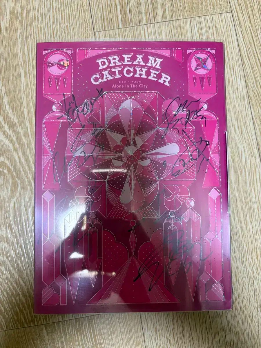DREAM CATCHER サイン入りアルバム DREAMCATCHER(ドリームキャッチャー) Alone In The City サイン