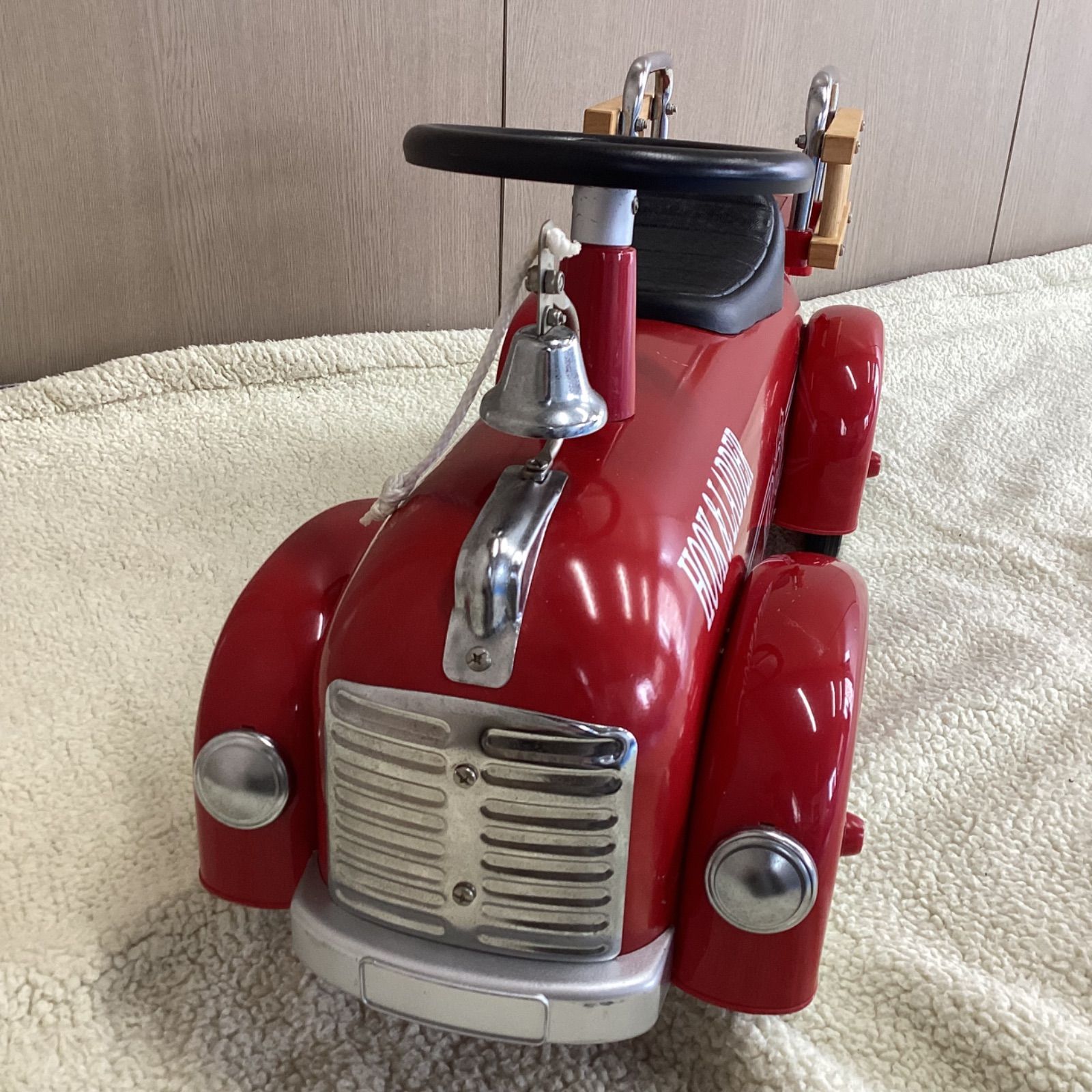 【新品未開封】ダッドウェイ　消防車乗り物　ファイアートラックスピードスター Amazon.co.jp: Artaburg 乗用玩具 ファイアートラック・スピード
