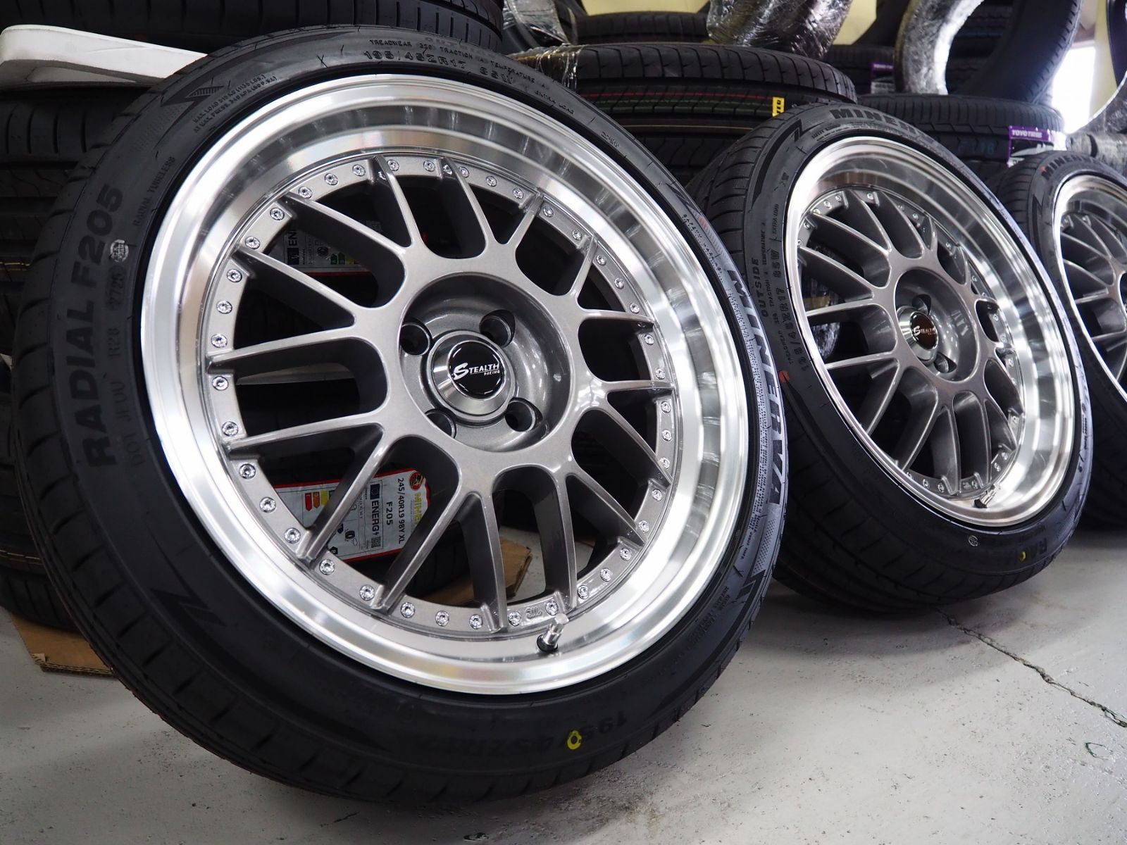 深リム メッシュ ステルスレーシング コマンダー02 17inch 7.0J 4H100+ 