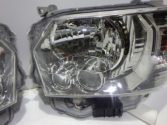 200系 ハイエース ヘッドライト 左右 LED 4型～ 26-137 A4 ダークプライム 新車外し コーティング 250922054