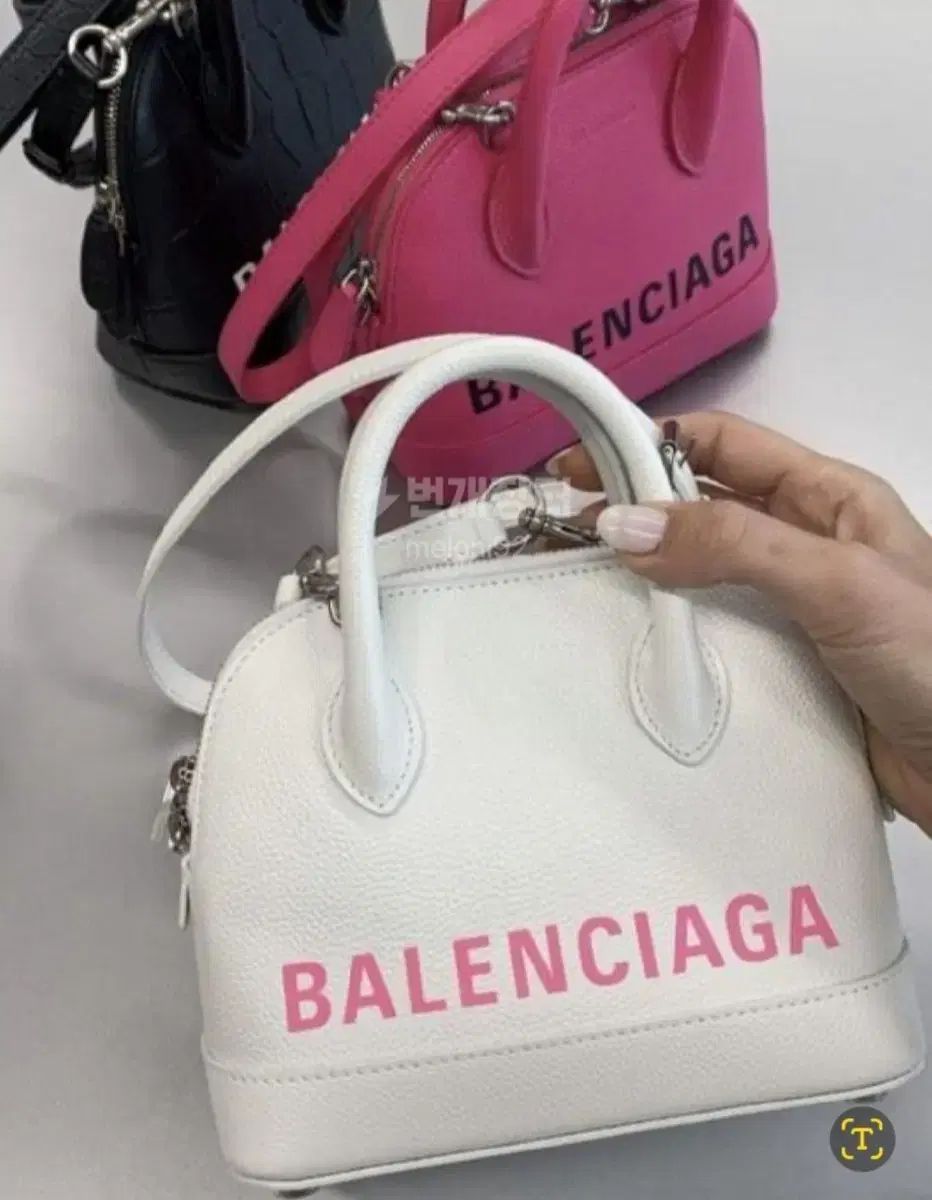 BALENCIAGA バレンシアガ ビルトップ XxS ホワイト ピンクロゴ