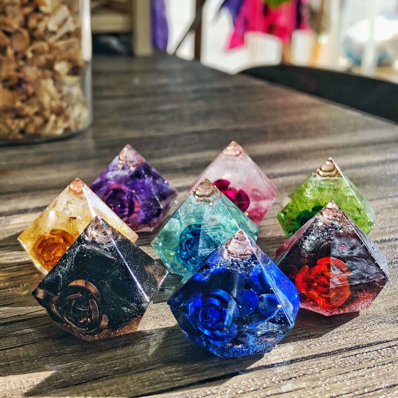 薔薇の入った星型オルゴナイト【ラピスラズリ】 薔薇の入った星型オルゴナイト【ラピスラズリ】
