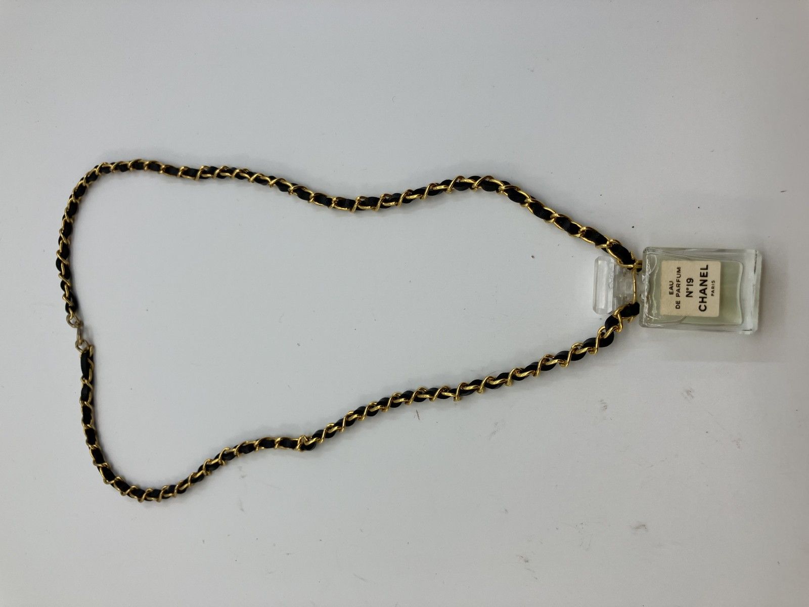 フォロー割5% CHANEL シャネル No.19 パフューム ボトル チャーム 