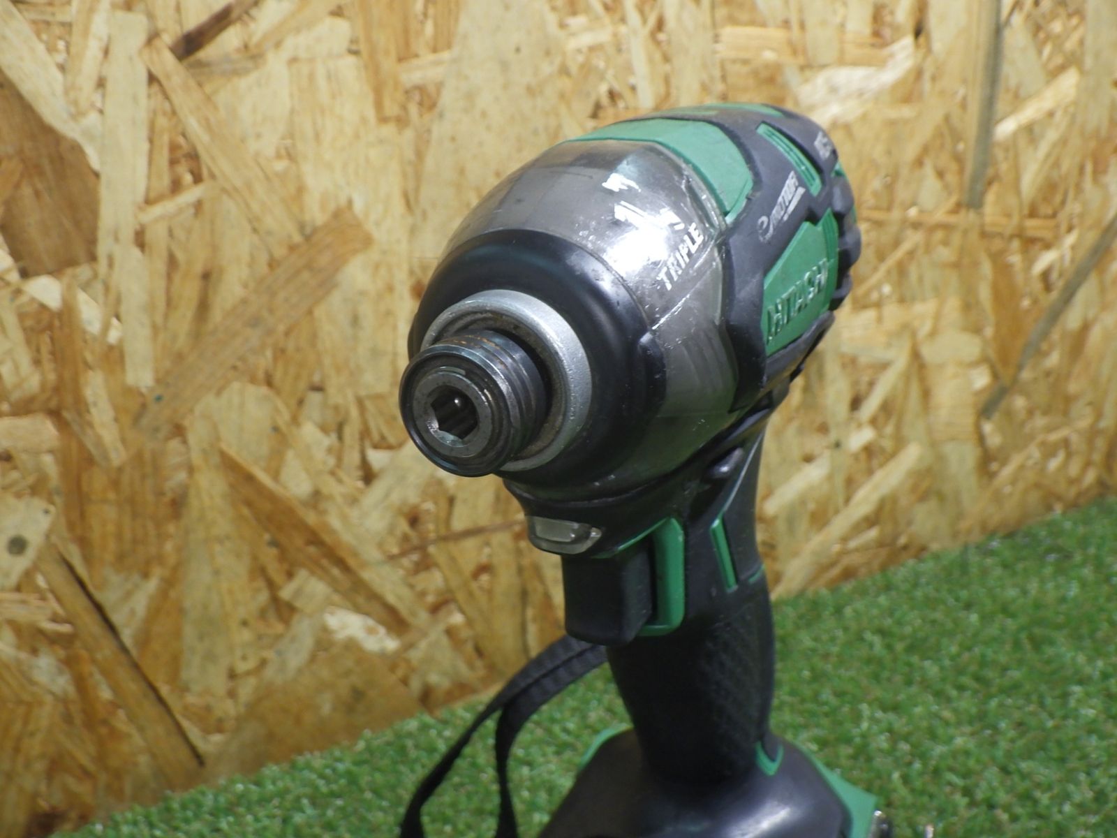 幅広いネジ締めなどに 使用感強い HITACHI WH18DDL2 コードレスインパクトドライバー 品