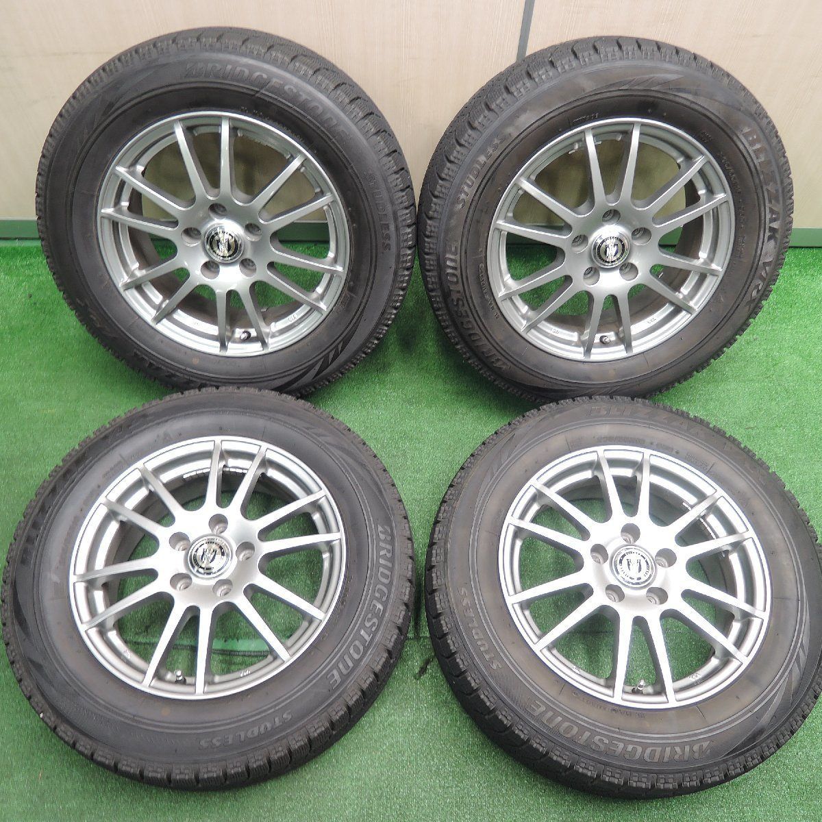 *送料無料* 4本価格スタッドレス 205/65R16 ブリヂストン ブリザック VRX NIRVANA NV ニルバーナ ニルヴァーナ PCD114.3/5H3101912TNス