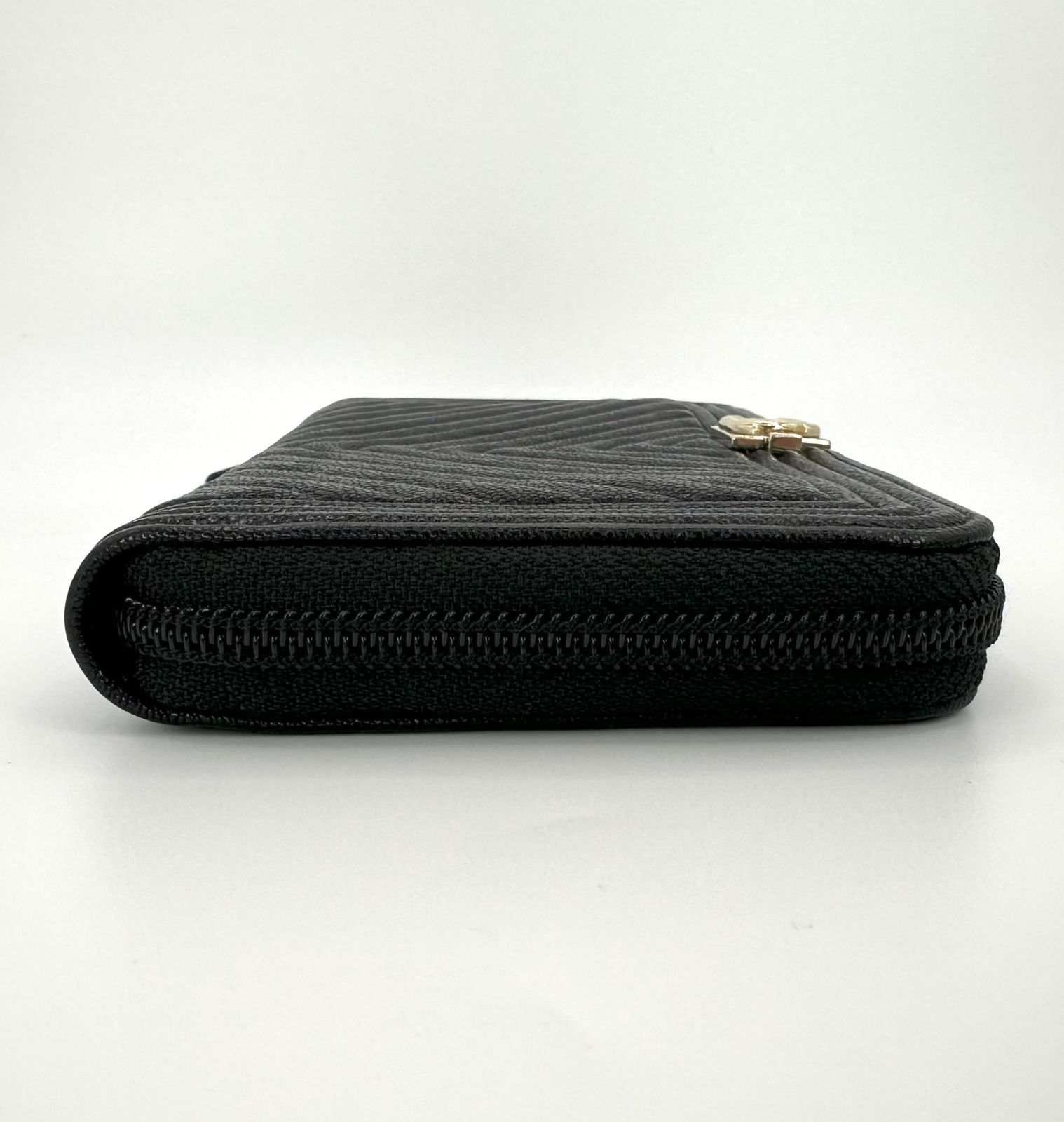 CHANEL ボーイシャネル シェブロン ココマーク Vステッチ レザー 長