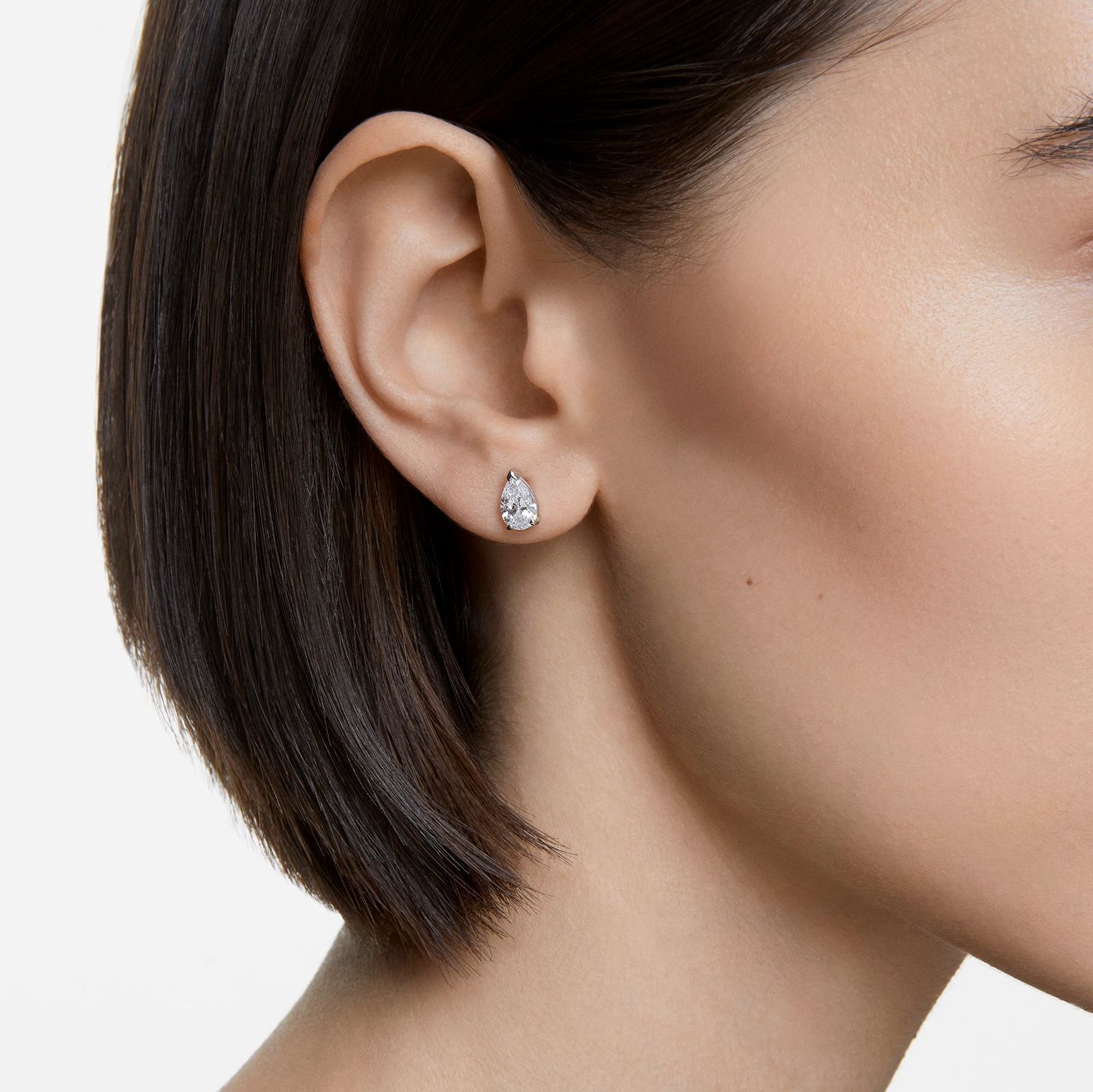 スワロフスキー　ピアス　Attract Light Pear 正規品　極美品 スワロフスキー ピアス Attract Light Pear 正規品 新品箱付
