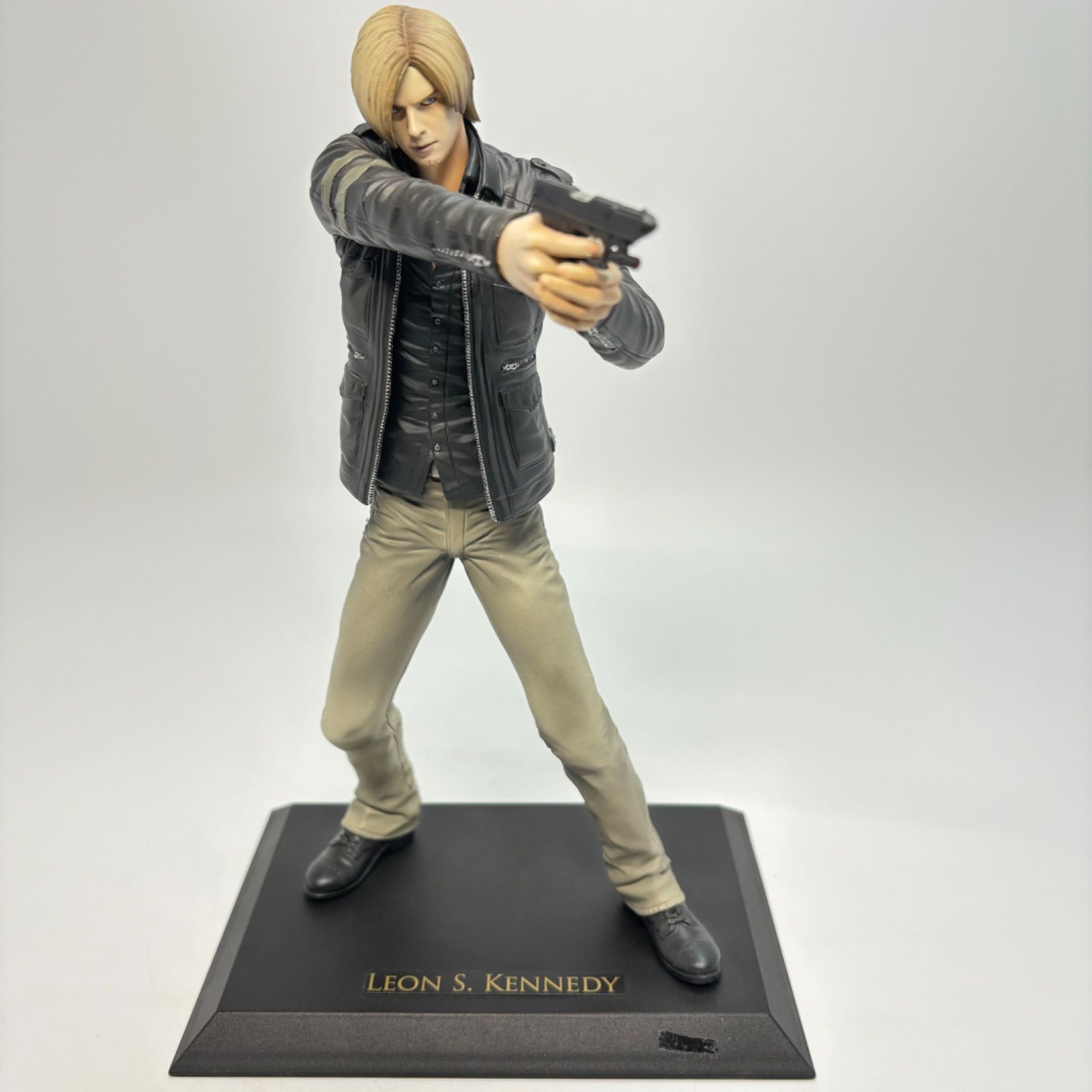 バイオハザード Leon S. Kennedy フィギュア 激レア バイオ4