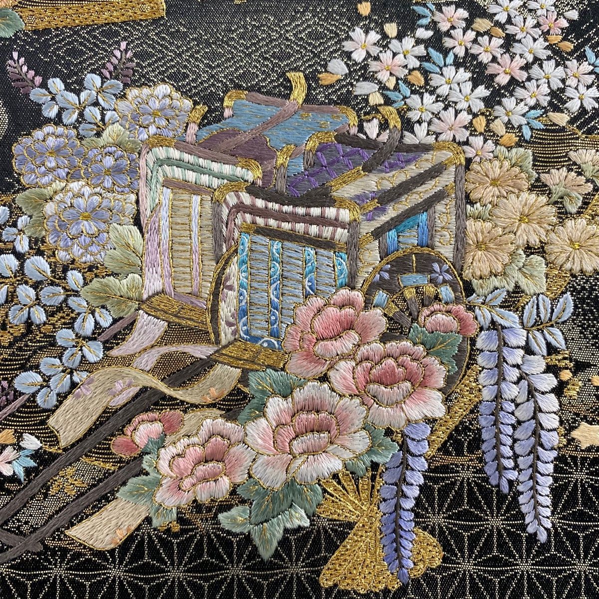 美品】 袋帯 秀品 やまと 御所車 草花 刺繍 金銀糸 黒 お太鼓柄 正絹