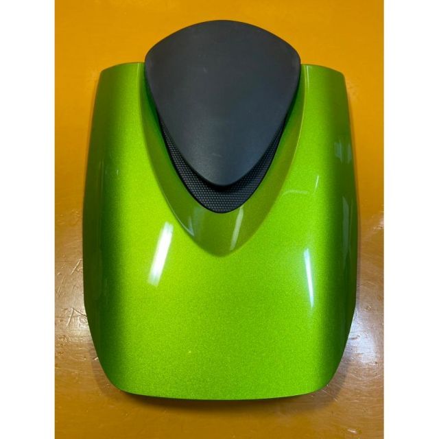 シングルシートカウル 緑