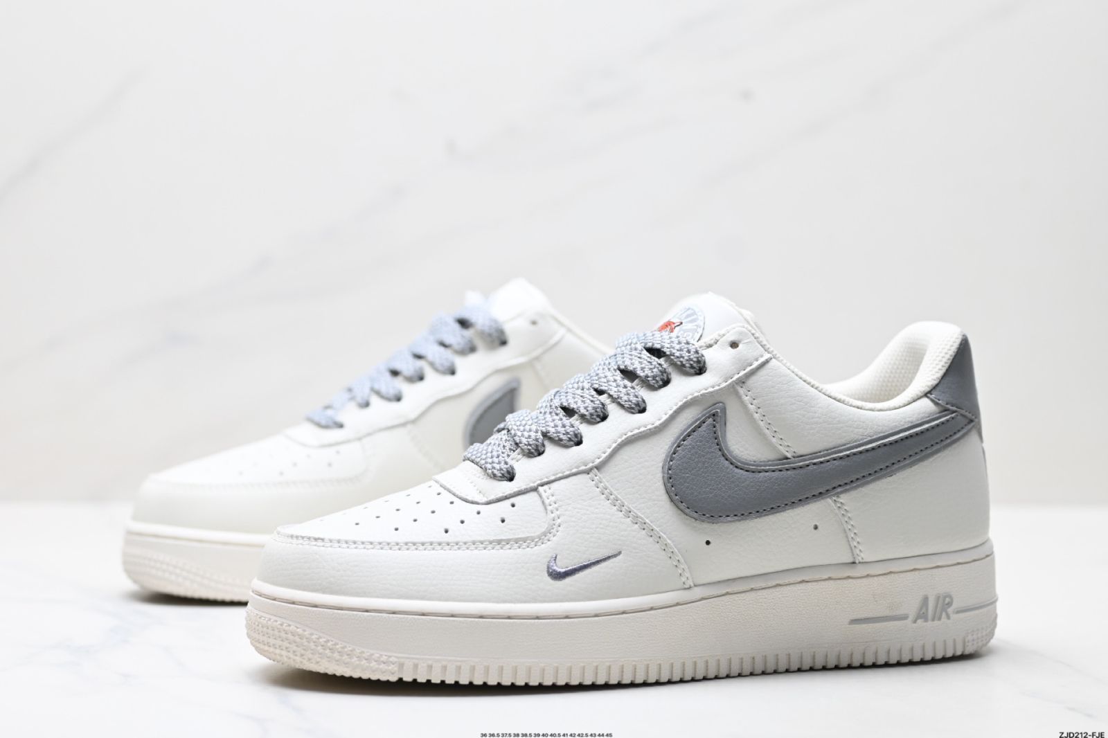 ナイキエアフォースワンローカット新品未使用 未使用】NIKE ナイキ レザー AIR FORCE エアフォース 1 07