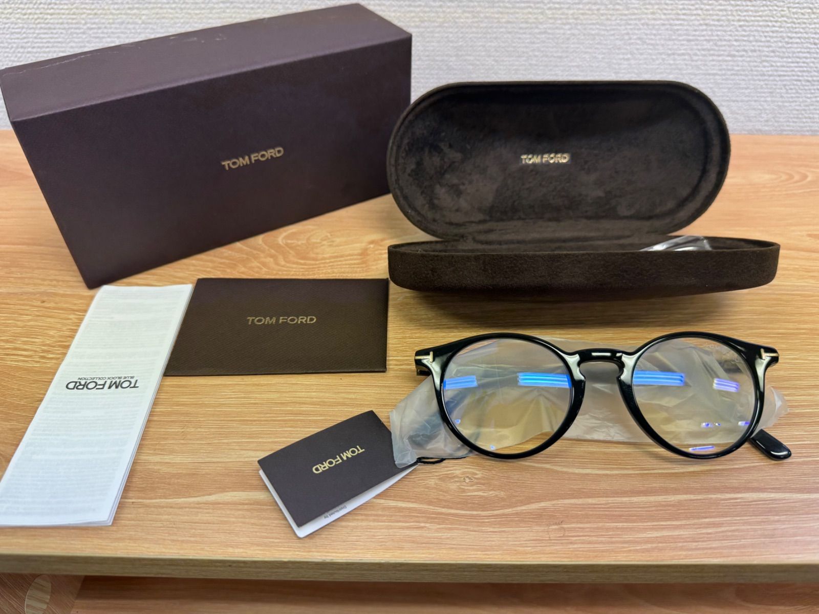 未使用品】TOM FORD トムフォード TF-5557B 001 眼鏡 サングラス 未使用品】TOM FORD トムフォード TF-5557B 001 眼鏡 サングラス