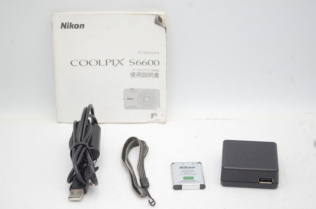 美品 Nikon ニコン COOLPIX S6600 コンパクトデジタルカメラ