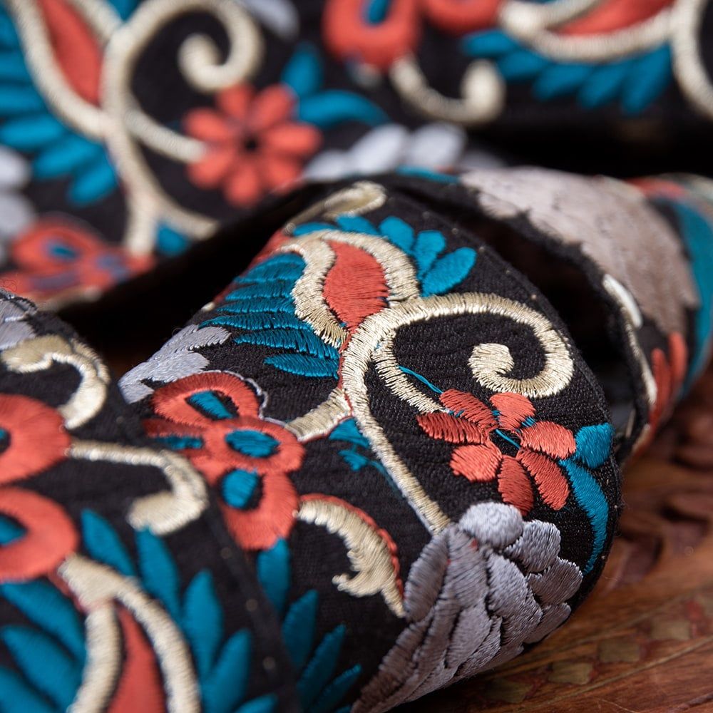 チロリアンテープ