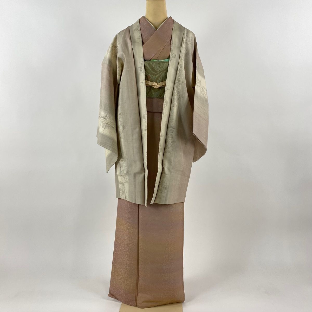 羽織 身丈89.5cm 裄丈71cm L 紬地 花 亀甲絣 ピンクベージュ 正絹 美品  