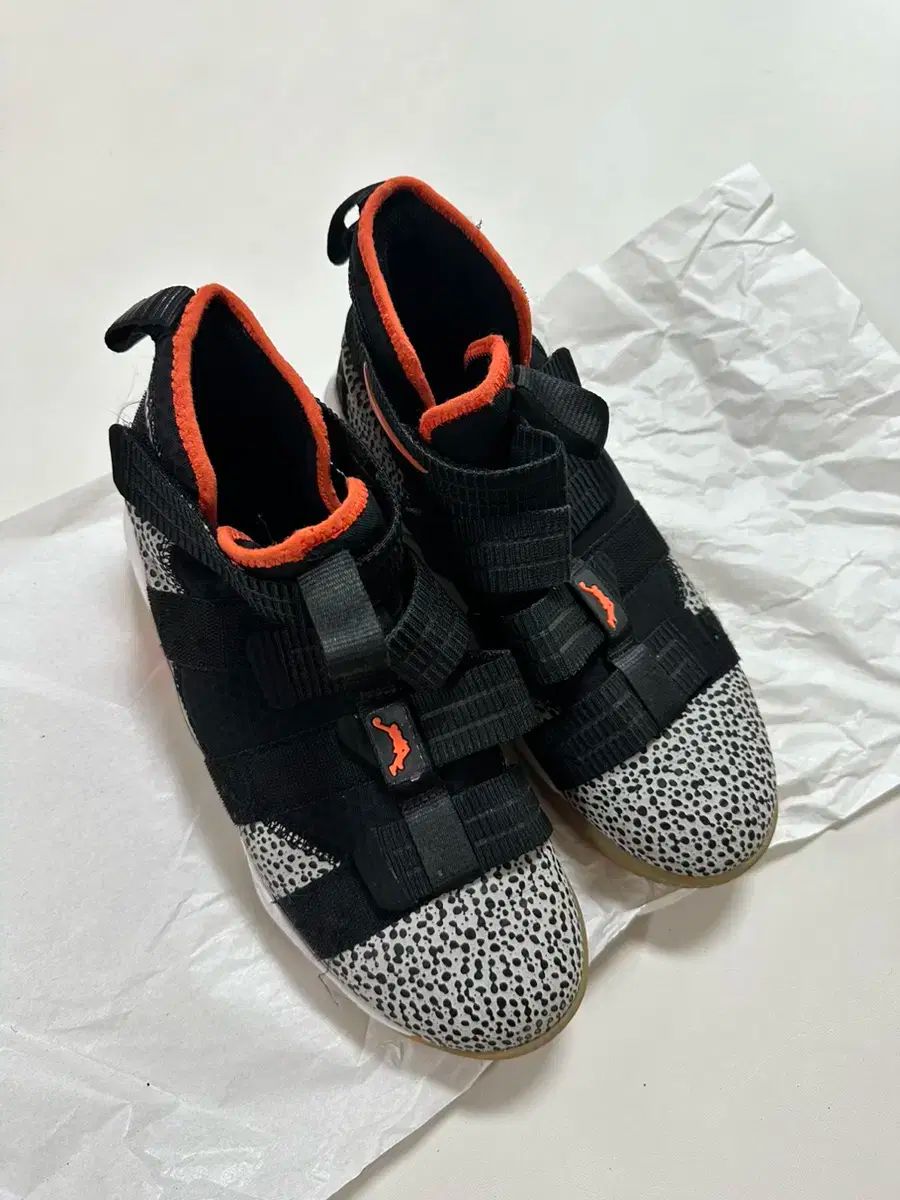 【雷市場（ポンジャン）商品韓国直送】NIKE(ナイキ) バスケットシューズ ズーム・ソルジャー 11 サファリ 275