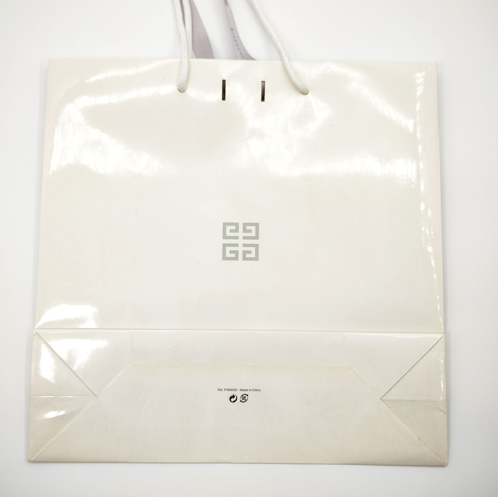 GIVENCHYギフトセット2点+箱/紙袋付き GIVENCHYギフトセット2点+箱/紙袋付き