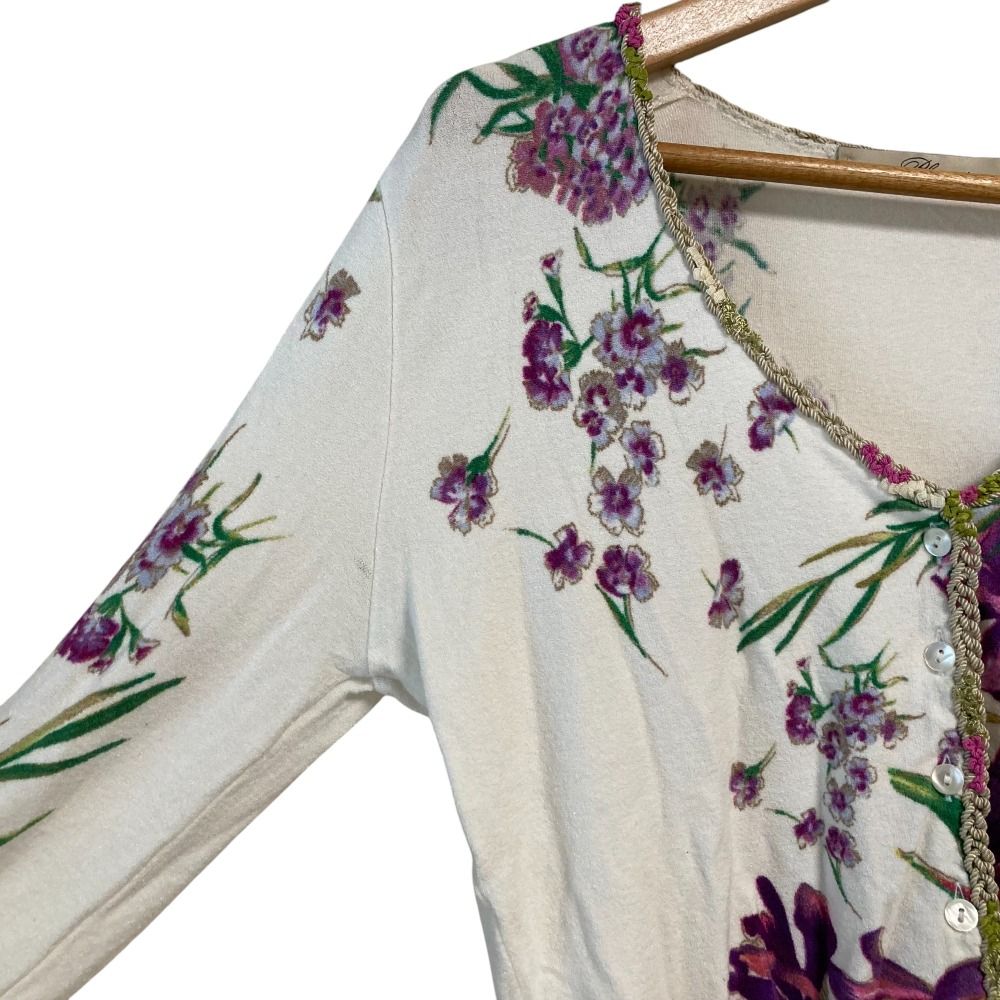 美品 Blumarine ブルマリン 花柄 ストレッチ ニットカーディガン サイズ40 ホワイト レディース 古着 中古 Blumarine - 美品 Blumarine ブルマリン 花柄 ストレッチ ニット