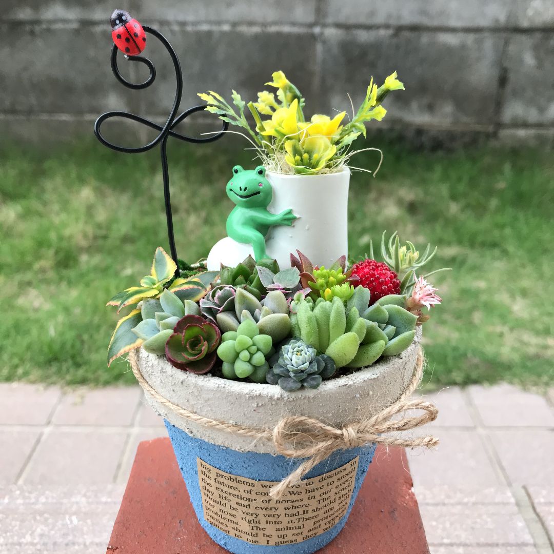 多肉植物　寄せ植え　長靴 園芸ネット本店｜[送料無料]多肉寄せ植えラビット長靴青 高さ21cm の