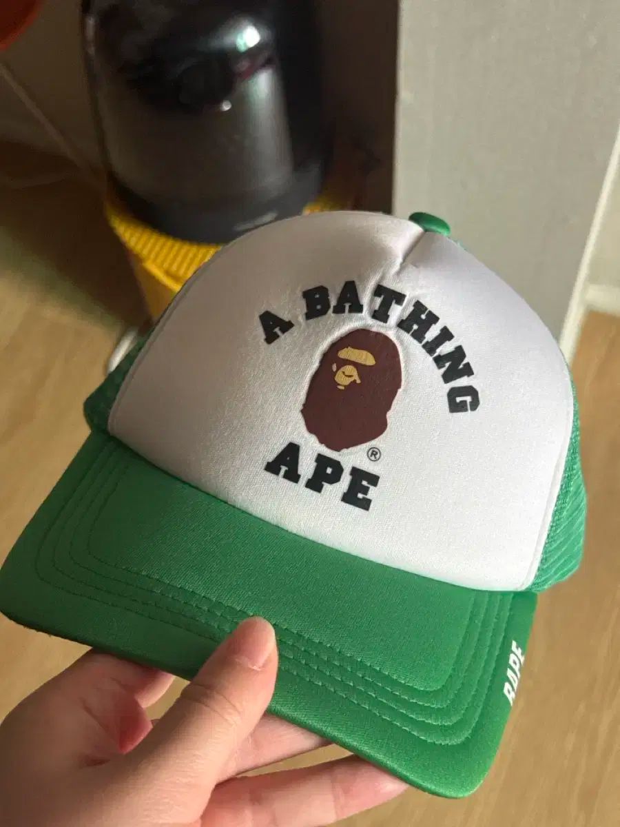 A BATHING APE アベイシングエイプ カレッジ メッシュキャップ