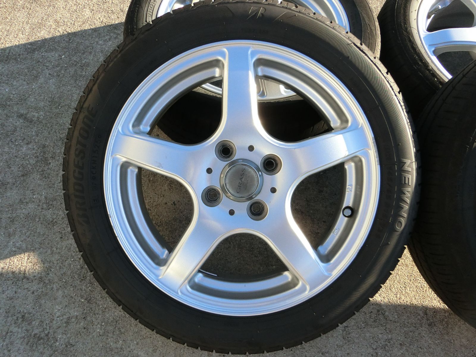 夏のセール！ 864 GRASS SR 15インチ アルミホイール 4穴 4本セット 145 65R15 175 55R15 アイ HA1W 外し