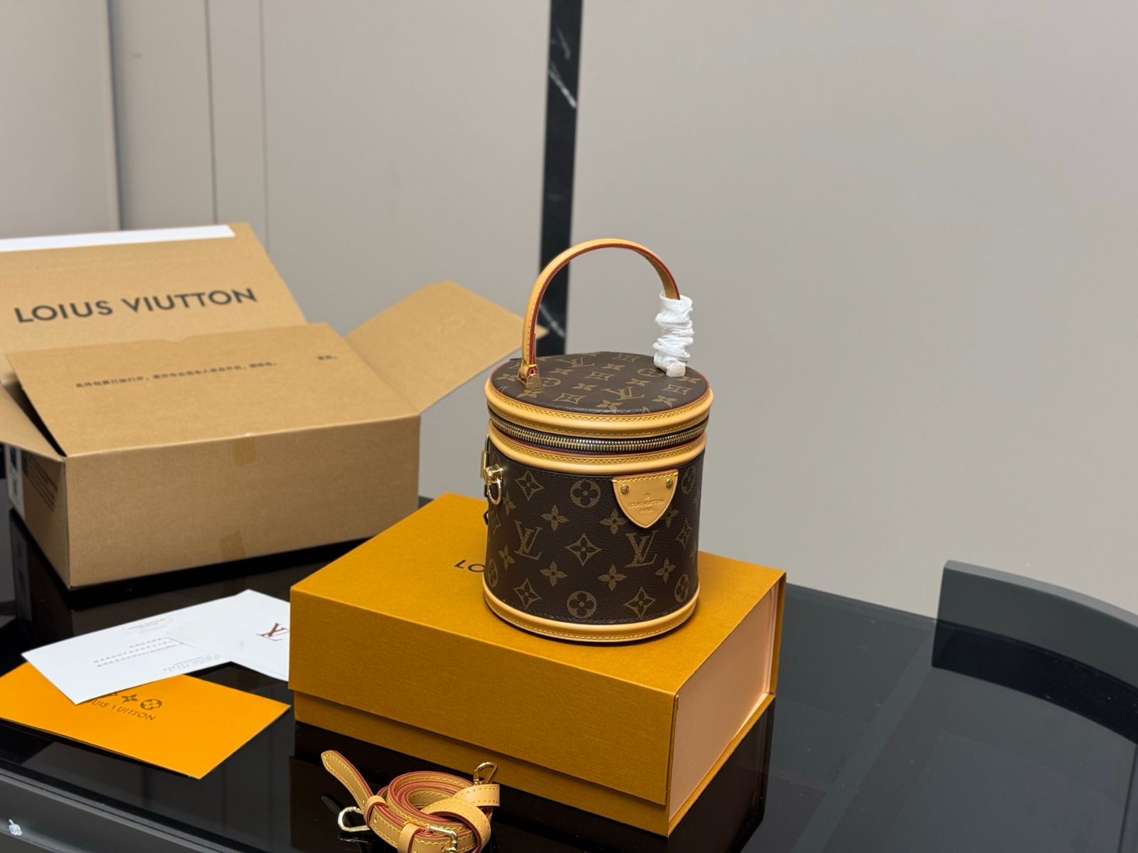 今日 LV Cannes Bucket Bag カンヌス バケットバッグ インナー付き-WTO輸入2