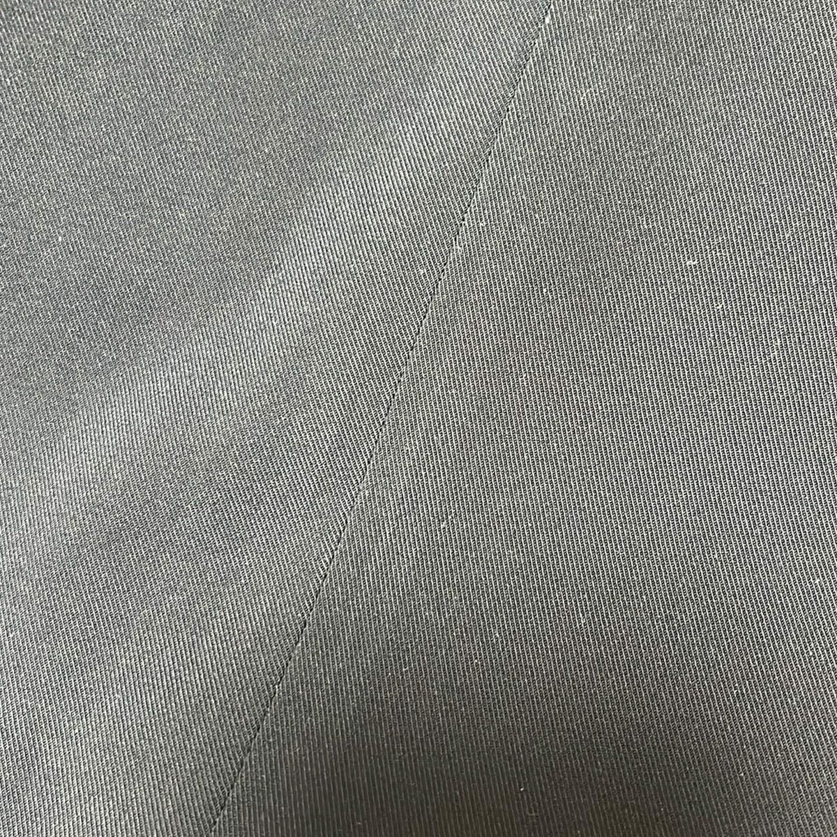 - 黒