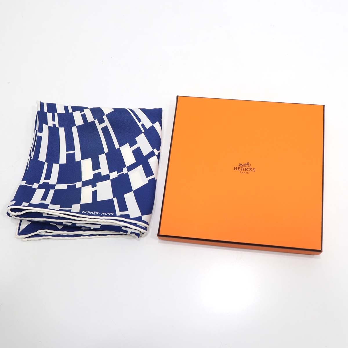 HERMES エルメス カレ70 スカーフ OP'H ブルーサフィール H柄 シルク