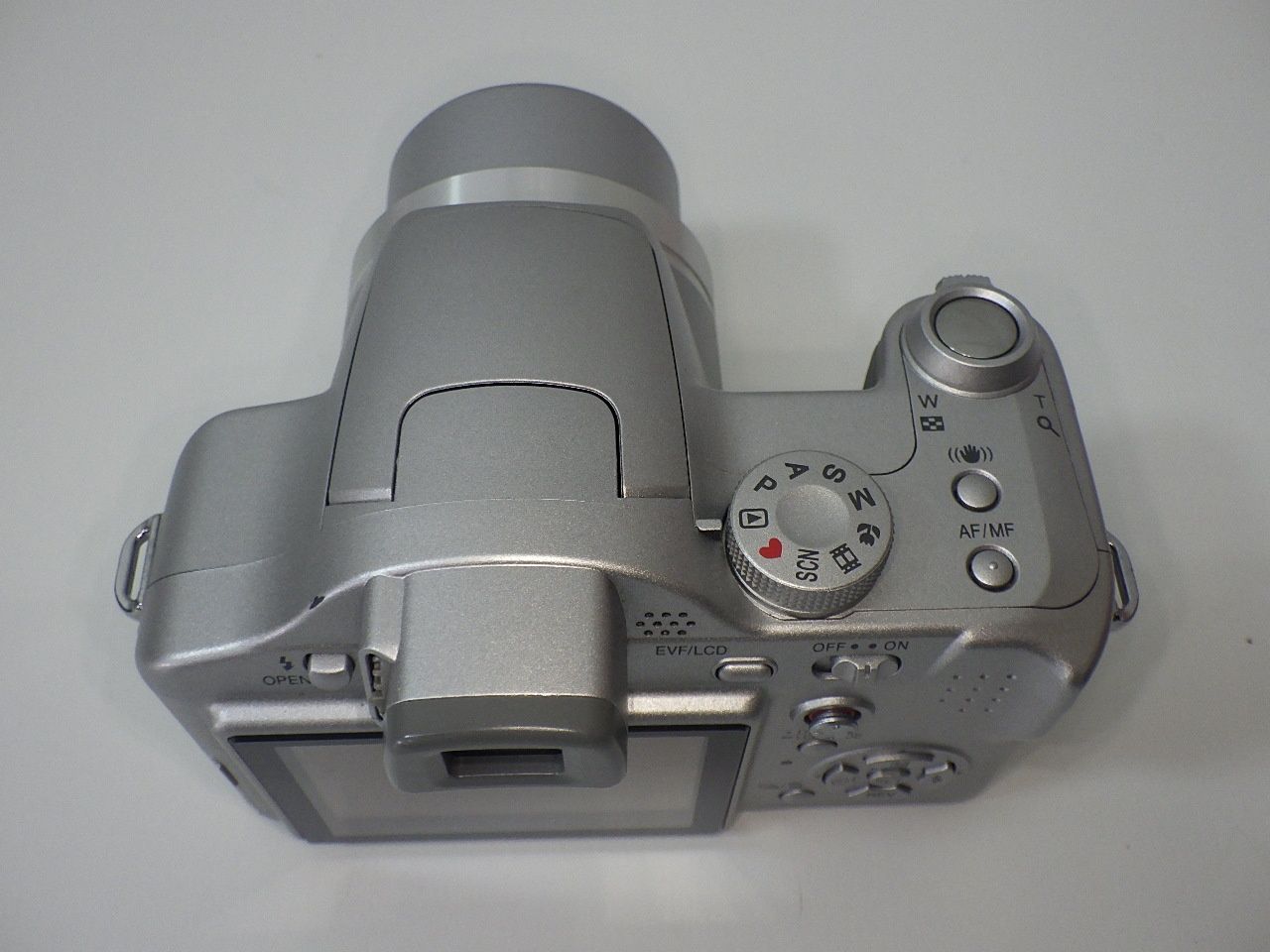  パナソニック Panasonic デジタルカメラ LUMIX DMC FZ 7 S シルバー 液晶に傷み バッテリーダメ 通電 済 その他 デジタルカメラ