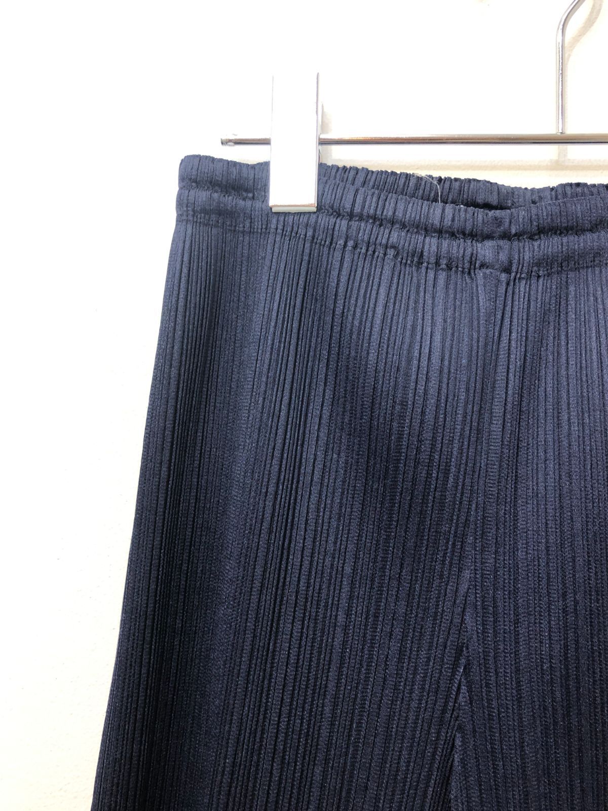 PLEATS PLEASE ネイビーパンツ PLEATS PLEASE ISSEY MIYAKE, classic trousers JUNE | NOBANANAS