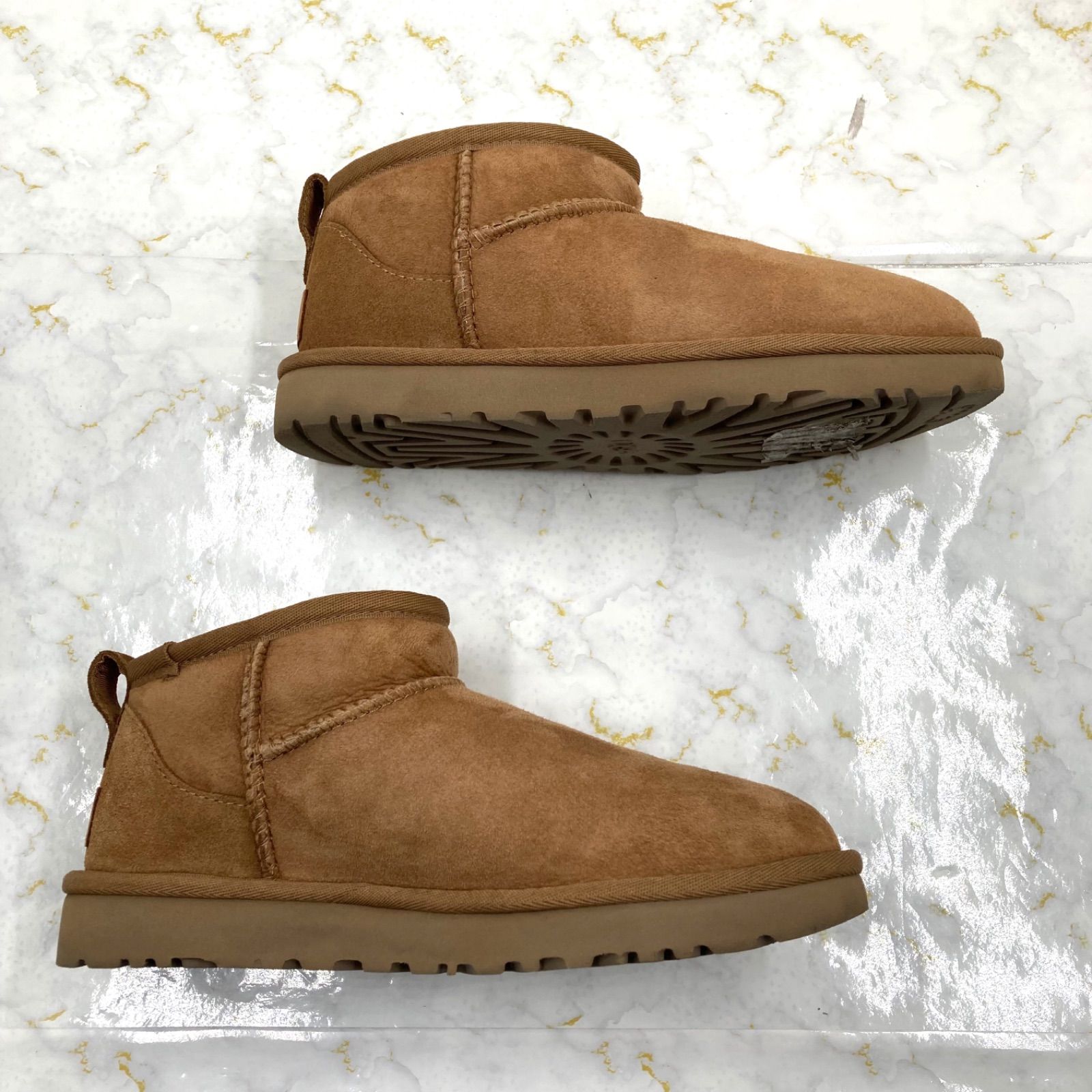 UGG