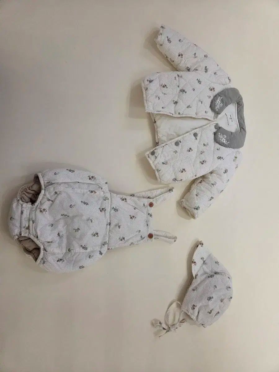 シュシュアンクラ 12M アウター ロンパース ボンネット セット