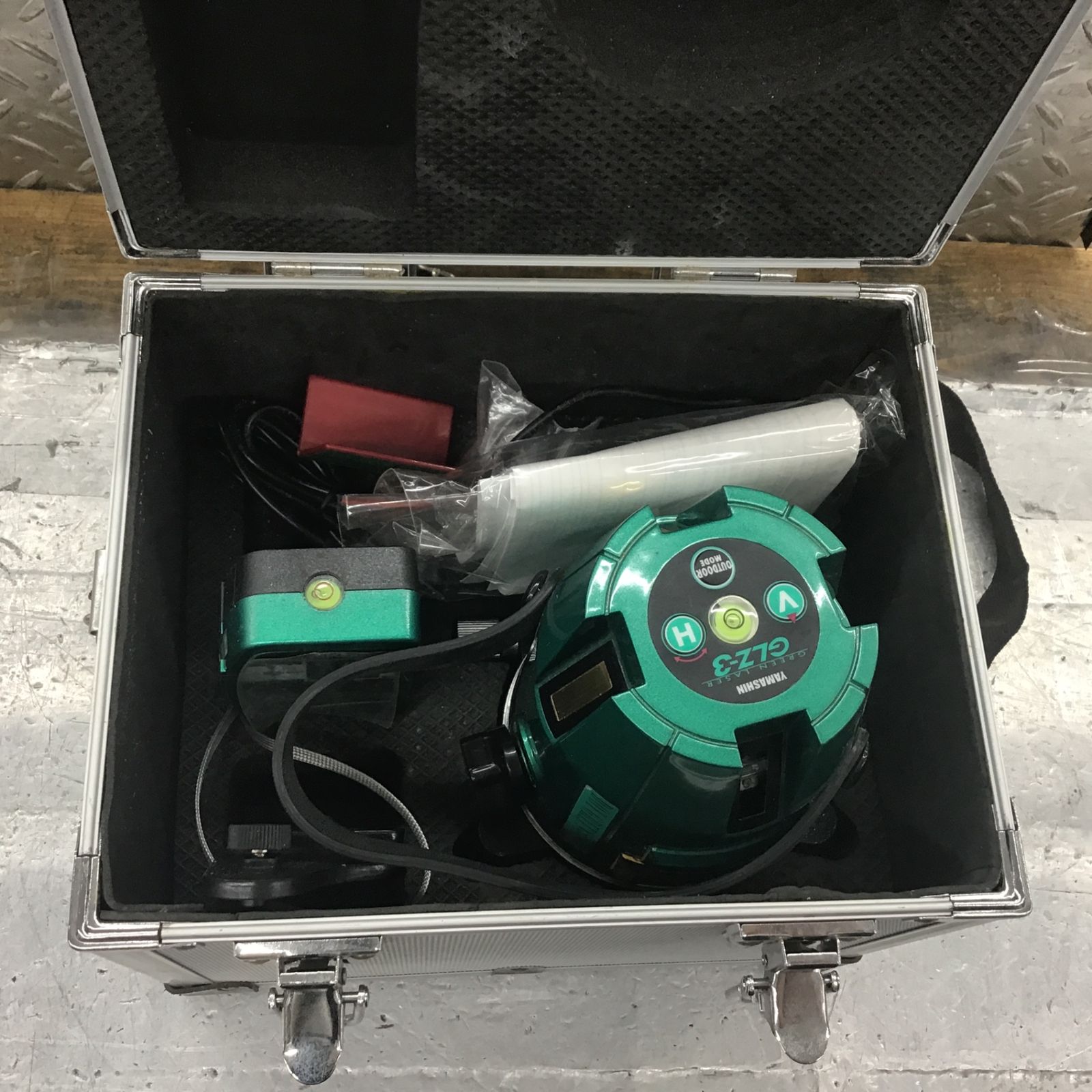 〇山真製鋸(YAMASHIN) グリーンレーザー墨出し器 【本体のみ】 GLZ-3 