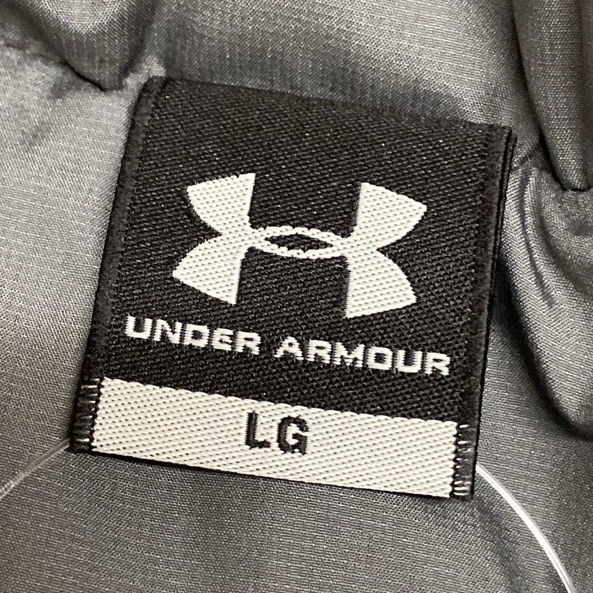 UNDER ARMOUR アンダーアーマー 日本規格 ジャケット 大きい