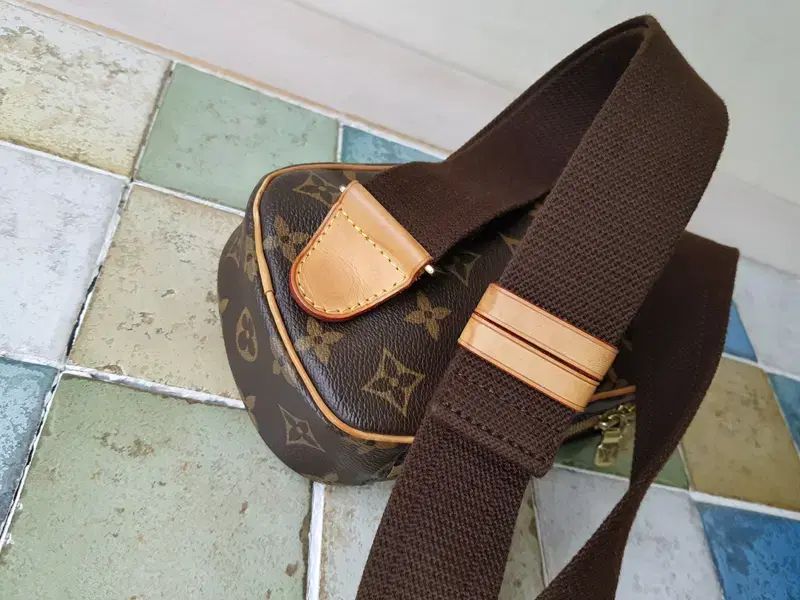 ショルダーバッグ