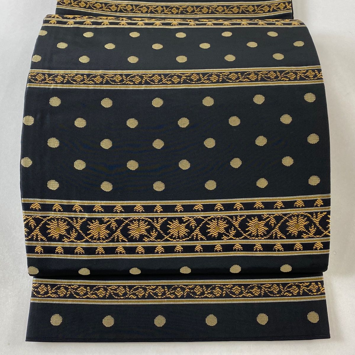 【人気沸騰】 黒 段縞 花唐草 落款 木屋太 逸品 美品 袋帯 六通 【中古 正絹 着物・浴衣