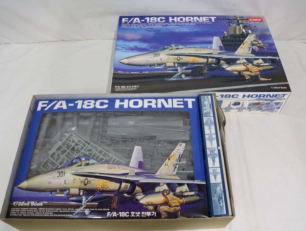ホーネット F/A-18C 1/32 アカデミー プラモデル 新品 未開封