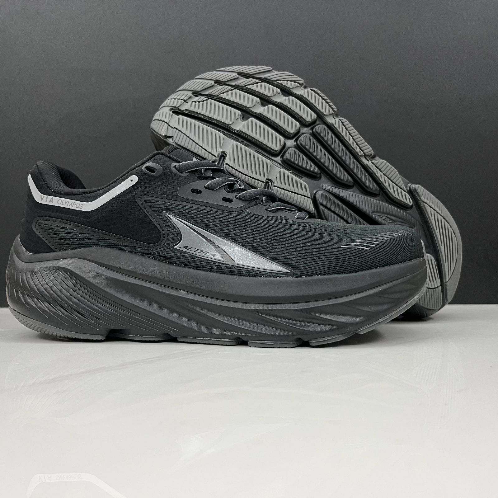 ALTRA Via Olympus スニーカー ランニングシューズ メンズ スニーカー カジュアル シューズ 黒#1