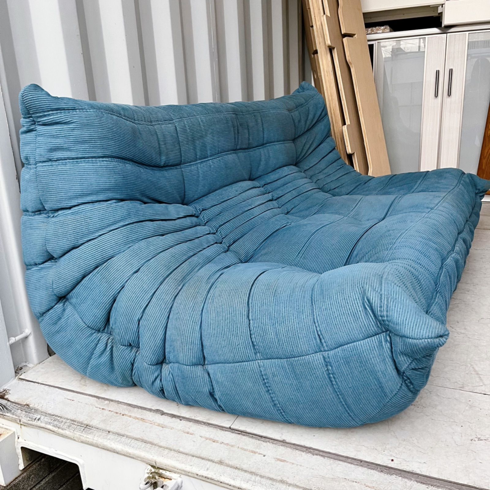 取付無料！リーンロゼ トーゴ ターコイズブルーファブリック3人掛けローソファ✨ 取付無料！リーンロゼ トーゴ ターコイズブルーファブリック3人