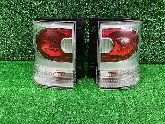 ダイハツ　L375S/L385S　タント　前期　左右　テールレンズ　20507　241203219