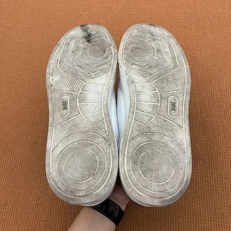 くま DAKS(ダックス) くまのプーさんパッチ スニーカーズ スニーカー